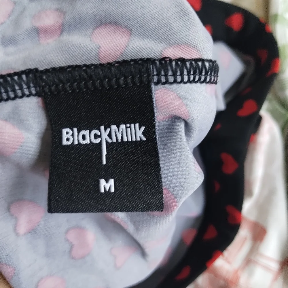 Blackmilk Heart Leggings Medium - Picture 2 of 3